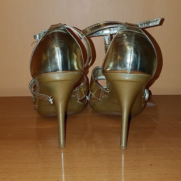 Shoes - Picture 2 of 2